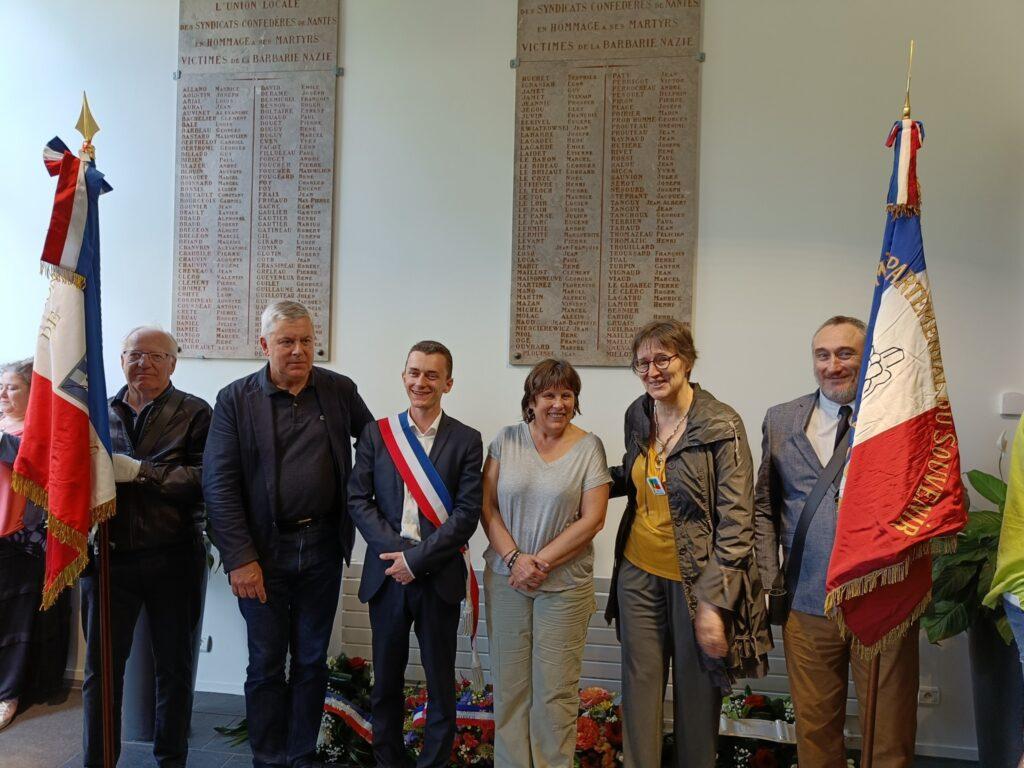 Commémoration des plaques